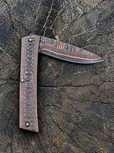 Cuchillo Plegable de Acero Damasco y Cobre de Grado Industrial Hecho a Mano con Mango de Cobre Damasco y Funda de Cuero para Acampar al Aire Libre - Product Image 2