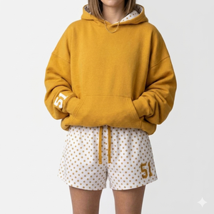 Conjunto de Sudadera Corta Informal para Mujer, Diseño Moderno, 100% Algodón, Personalizado, Talla Grande, 2 Piezas, Sudadera y Pantalones Cortos con Diseño de Lunares - Product Image 1