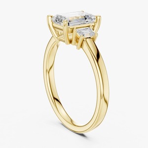 Bague de fiançailles à trois pierres en diamant de laboratoire taille émeraude 1,50 carat, or jaune 9K, vente en gros OEM, bijoux fins - Product Image 4