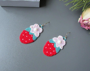 Boucles d'oreilles légères et élégantes brodées, de qualité supérieure, perlées et brodées à la main, forme ovale, par MD HANDICRAFTS - Product Image 2