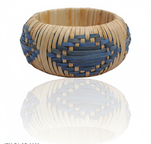 Brazalete Artesanal de Fibra Natural Azul Luna, Tejido con Palos de Caña en Forma de Rombo, Joyería Boho Sostenible - Product Image 5