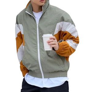 เสื้อแจ็คเก็ตมีฮู้ดสไตล์มินิมอลทันสมัย กันลม กันน้ำ แห้งเร็ว น้ำหนักเบา ทรงหลวม เหมาะสำหรับกิจกรรมกลางแจ้ง สไตล์ฮิปฮอป ตกแต่งด้วยผ้าแบบแพทช์เวิร์คสไตล์เกาหลี - Product Image 1