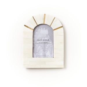 Cadre photo en résine personnalisable en gros avec incrustation d'os au design fait main pour les photos de maison et de famille - Product Image 1