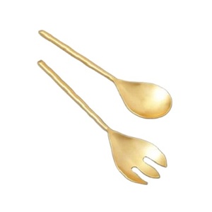 Ensemble de serveurs à salade en métal au design unique avec poignée royale fine, pour hôtels et restaurants, cuillères et fourchettes de service dorées - Product Image 1