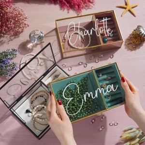 Mantenga sus collares, anillos y pulseras perfectamente organizados en un elegante organizador que también sirve como decoración. - Product Image 6