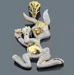 Colgante de conejo estilo Hip Hop con incrustaciones de Moissanita y circonita, de plata 925, con diseño de conejo en pose de carrera, unisex - Product Image 1