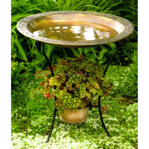 Bain d'oiseaux décoratif en métal artistique pour l'extérieur, qui embellit le jardin tout en offrant une source d'eau aux oiseaux. - Product Image 3
