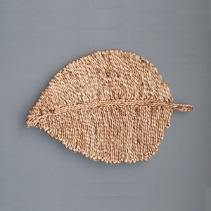 Mantel Individual de Tela de Hoja de Yute, Tejido Floral de Ganchillo, Hecho a Mano, 13x17 Pulgadas, para Boda en Casa o Uso al Aire Libre - Product Image 2