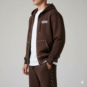 Sweat à capuche zippé avec logo personnalisé Ranzia Industry, écologique, orné de strass, et pantalon de jogging avec patch brodé. - Product Image 2