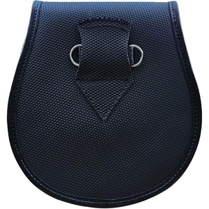 Sac sporran écossais en cuir personnalisé avec emblème de lion, rabat clouté, trois pompons en fourrure, accessoire de kilt celtique des Highlands, fait main ™ - Product Image 2