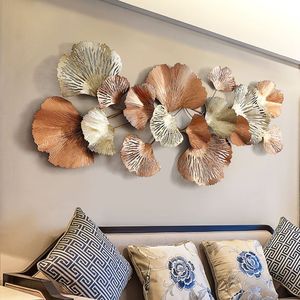 Decoración de pared de metal contemporánea con acabado elegante, perfecta para el estilo interior moderno del hogar y la oficina. - Product Image 5