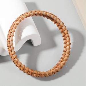 Joyería de moda sostenible en venta, pulsera de ratán hecha a mano, brazalete de bajo costo, pulseras de alta calidad - Product Image 1