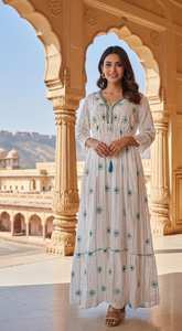 Robe longue en coton brodée à la main, style bohème, imprimé Ikat, robe de plage d'été, tenue formelle d'été, robe maxi pour femmes - Product Image 3