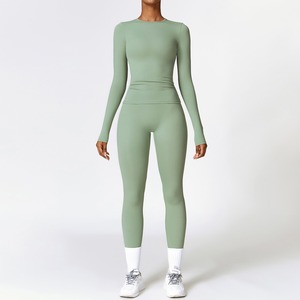 Ensemble de yoga élégant et de qualité supérieure pour femmes, tenue d'entraînement extensible et respirante - Product Image 3