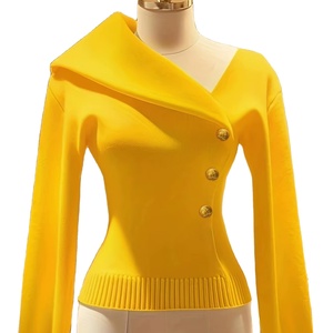 Elegante Maglione Giallo da <span class=keywords><strong>Donna</strong></span> Autunno-Inverno, Casual e Slim con Collo Asimmetrico e Fibbie Laterali, Perfetto per il Pendolarismo - Product Image 1