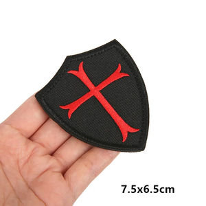 Parches Bordados Personalizados 3D con Escudo Cruzado y Cierre de Gancho y Bucle - Product Image 4