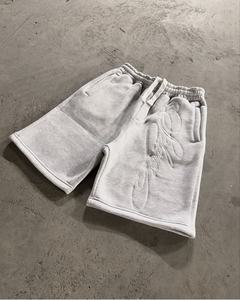 Shorts en coton streetwear pour homme, gris chiné, avec logo brodé en écriture gothique, style décontracté - Product Image 5