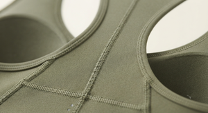 Soutien-gorge de sport sans coutures à maintien élevé, respirant, séchage rapide, avec logo en maille sur le devant, idéal pour le yoga, la course et le fitness - Product Image 5