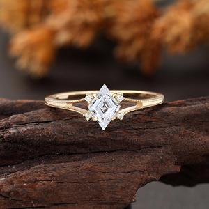 Anillo de Oro Sólido de 9K con Incrustaciones de Diamantes Geométricos Cultivados en Laboratorio, Anillo Moderno para Mujer, para Fiestas y Bodas - Product Image 1
