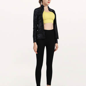 Veste d'équitation en tissu doux au toucher et au fini impeccable, avec un tissu de qualité supérieure et un look élégant. - Product Image 6