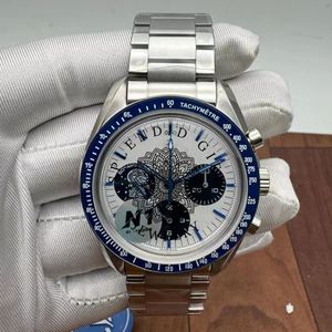Splendide montre chronographe numérique pour homme en argent avec moissanite, boîtier de 28 mm, mouvement à quartz analogique ETA, verre saphir, étanche 10 m - Product Image 2
