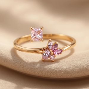 Anillo Abierto Elegante en Oro Rosa con Diseño de Flor de Cristal Rosa, Anillo de Moda para Mujer, Joyería de Regalo, Joyería de Moda Femenina - Product Image 2