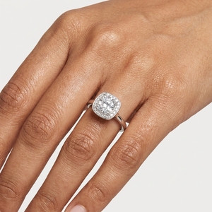 Anillo de Compromiso de Platino PT950 para Mujer con Diamante de Corte Cojín y Halo de Diamantes Laterales, Color D, Estilo Clásico, Certificado IGI - Product Image 5