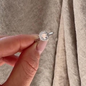 Anillo de Compromiso con Halo de Diamantes Cultivados en Laboratorio, Plata 925, Oro Real de 14K, Anillo de Boda Clásico con Halo, Precio de Fábrica, Certificado IGI - Product Image 1