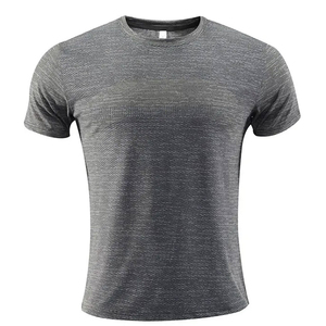 T-shirt uni pour homme OEM, t-shirt en polyester, séchage rapide, impression par sublimation personnalisée, logo, t-shirts de sport unisexes pour homme - Product Image 1