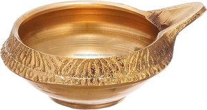 Lampe à huile en laiton traditionnelle, lampe Diya artisanale en laiton antique, Deepak pour la décoration de temple, de maison et les festivals - Product Image 6