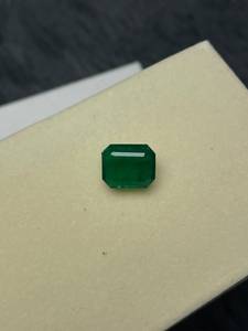 พลอยมรกตธรรมชาติทรงเหลี่ยมสีเขียวสำหรับทำเครื่องประดับ - Product Image 2