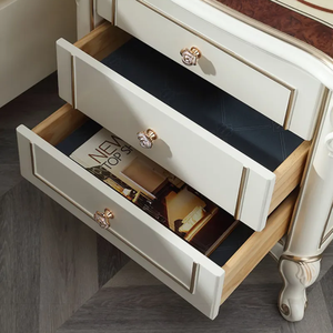 Ensemble de chambre à coucher élégant de style palais français en bois de mahogany massif, taille king, avec tables de chevet, pour appartement - Product Image 6