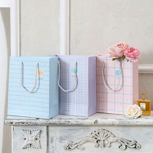 Bolsa de Regalo Multifuncional a Rayas y Cuadros del Proveedor Mayorista SY, Embalaje Ecológico de Papel Kraft para Supermercado, Laminado - Product Image 6