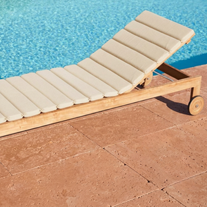 Chaise longue en teck massif réglable avec roulettes pour hôtels et complexes de luxe – Mobilier d'extérieur - Product Image 1