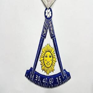 Tablier maçonnique en soie brodée pour anciens maîtres maçons de Loge Bleue avec rabat (bavette) - Product Image 4