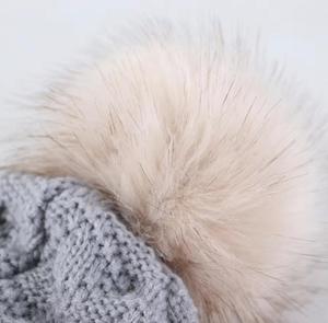 Gorro de Invierno de Acrílico Gris Tejido a Mano con Diseño Jacquard, Transpirable, Impermeable y con Orejeras Ajustables para Niños, Estilo Casual para Exteriores - Product Image 4