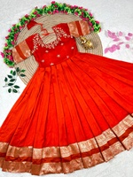 Robe Anarkali en soie mélangée rouge avec broderie florale et bordure Zari, robe de fête de mariage Voni assortie pour femmes