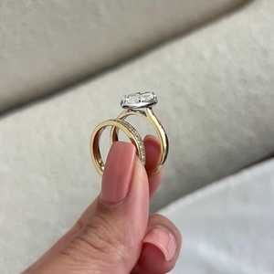 Anillo de compromiso de 2 quilates con diamante de laboratorio marquesa E VVS2, engaste de bisel con puntas, ajuste catedral, 3 mm, bisel de platino - Product Image 3