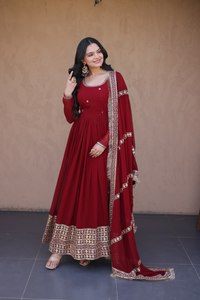 Salwar Kameez rouge élégant, long jusqu'au sol, avec broderie dorée, robe de mariage indienne traditionnelle pour femmes - Product Image 5