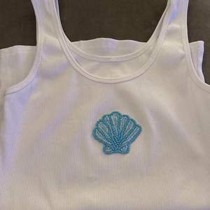 Top Glamuroso con Bordado de Cuentas para Mujer, Prenda de Ocasión con Tela Suave y Cuentas Bordadas, Top Moderno para Mujer - Product Image 6