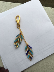 Porte-clés artisanal brodé de perles de rocaille, design personnalisé - Product Image 3