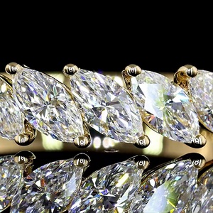Bague d'éternité vintage en or massif 18 carats avec diamant de laboratoire certifié IGI 1 carat taille marquise, bague de mariage inclinée est-ouest - Product Image 3