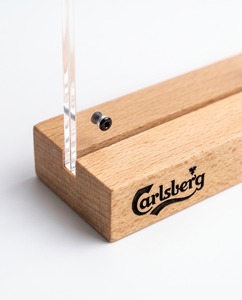 Soporte de menú acrílico ecológico de las mejores ventas con base de madera fácil de usar y mantener para uso en exhibición Material plástico - Product Image 3