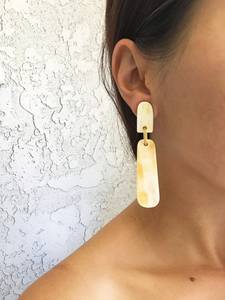 Pendientes Hechos a Mano de Cuerno de Búfalo de Alta Calidad, Color Miel, con Tacto Real, Accesorios para el Hogar, Artesanía Natural, Joyería TIMELESS CRAFT - Product Image 1