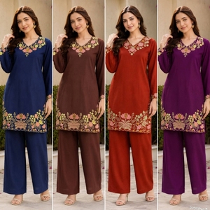Ensemble coordonné en rayonne lourde dynamique avec haut brodé et pantalon palazzo, tenue ethnique de créateur pour la mode - Product Image 4
