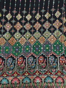 Lehenga Choli brodé noir en crêpe naturel tissé, avec Kurta assortie, pour mariage et occasions spéciales, pour femmes et jeunes filles, léger, en brocart - Product Image 4