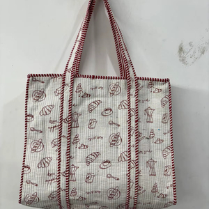 Sac fourre-tout matelassé en coton indien fait main pour femme, idéal pour l'hiver et l'été, imprimé au bloc et matelassé - Product Image 1