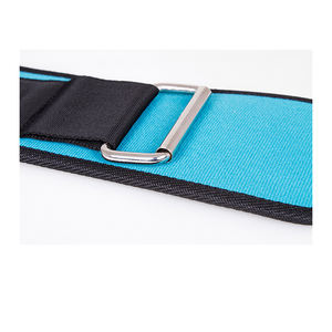 Cinturones de levantamiento de pesas de alta calidad, personalizados, resistentes, para hombres y mujeres, de cuero PU negro, con cierre de hebilla, para gimnasio, fitness, entrenamiento de potencia. - Product Image 4