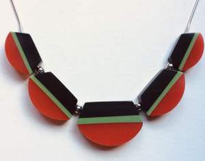 Collar artesanal para mujer, nueva colección, estilo moderno, hecho con resina, precio bajo. - Product Image 1