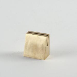 Porta Tarjetas de Visita de Lujo en Forma de Cubo de Latón Texturizado, Moderno Soporte para Tarjetas de Mesa, Porta Números de Mesa para Bodas, Decoración de Mesa - Product Image 5